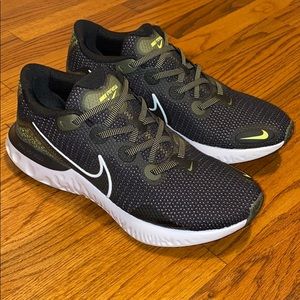 SOLD Men’s Nike Renew Run SE
